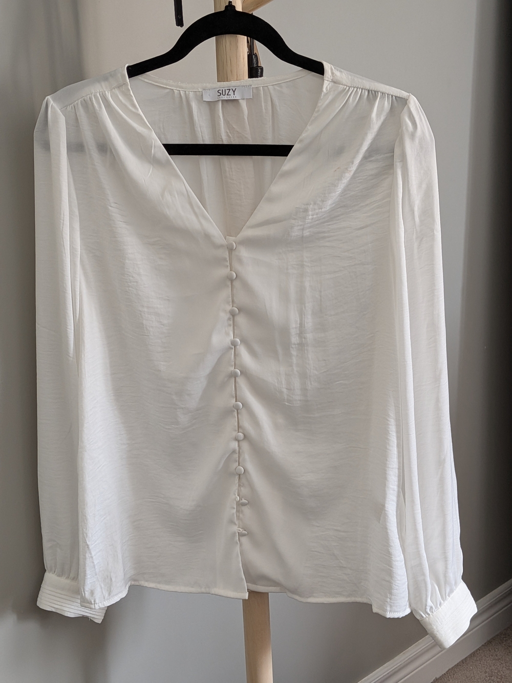 Suzy Shier Ivory Button-Front V-Neck Blouse